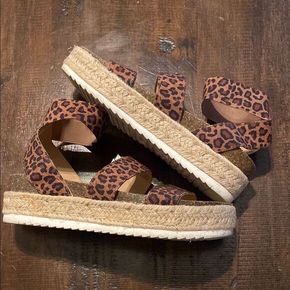 Time and Tru Brown Espadrille Shoes - Picture 1 of 6
